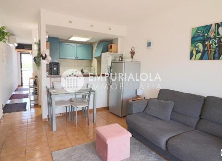 Charmant appartement avec chambre, balcon et accès à la piscine!