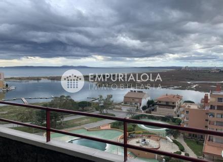 Estudio con vista al mar