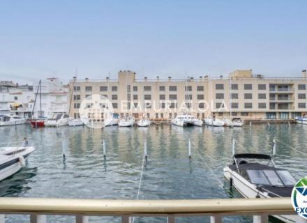 Port moxó apartamento con vistas al canal, amarre para velero y parking exterior privado