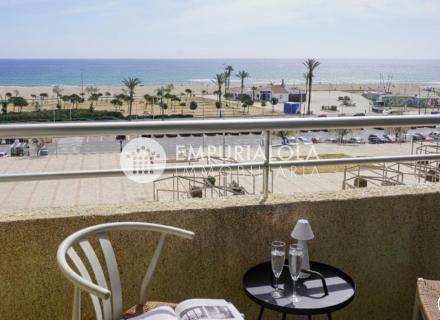 Charmant studio avec vue mer et terrasse privée