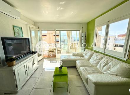 Bonito apartamento muy luminoso de 2 habitaciones en santa margarita a 300 metros de la playa.