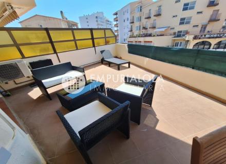 Grand appartement à roses-santa margarita avec parking privé à 200 m de la plage