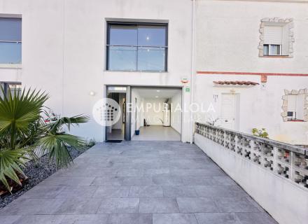 Exclusiva casa de obra nueva en empuriabrava - costa brava