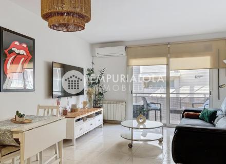 Apartamento moderno en el centro de roses