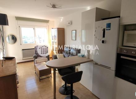 Roses - santa margarita: apartamento con terraza con impresionantes vistas en venta