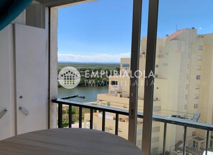 Bonito estudio vista mar y montana en empuriabrava