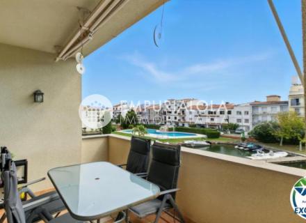 Port sotavent apartamento con vistas al canal y con piscina, parking y amarre comunitarios