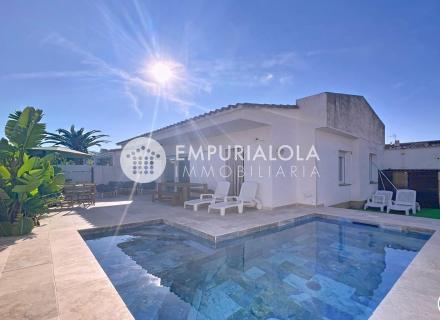 Opportunité - maison de plain-pied avec piscine à empuriabrava