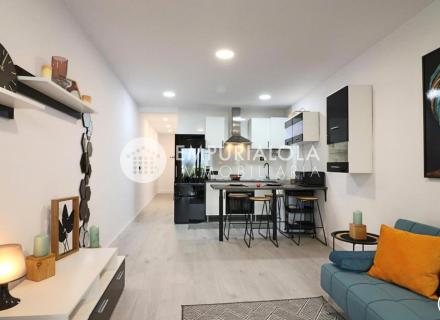 Apartamento moderno completamente renovado con vistas al canal