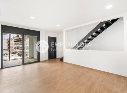 Maison neuve avec amarre avant les ponts