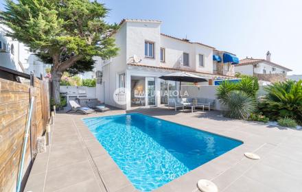 4ebc9f4d599576fa119151176c7d9b1b_1600x1024.jpg