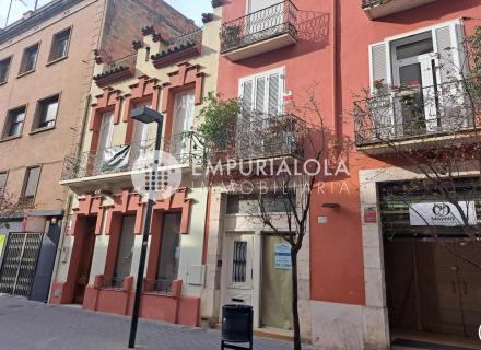 Maison à vendre au centre de figueres