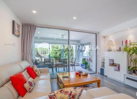Magnificent seafront apartment