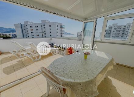 Appartement lumineux avec terrasse et vues sur la mer à santa margarita, roses
