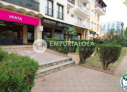 Gran reserva local commercial à vendre dans le secteur gran reserva d’empuriabrava, à seulement 20 m de la caixa