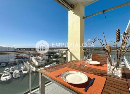 à vendre - à roses sur la costa brava – superbe appartement 1 chambre avec vue mer et canal