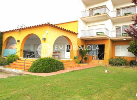 Locale en venta en torroella de montgrí