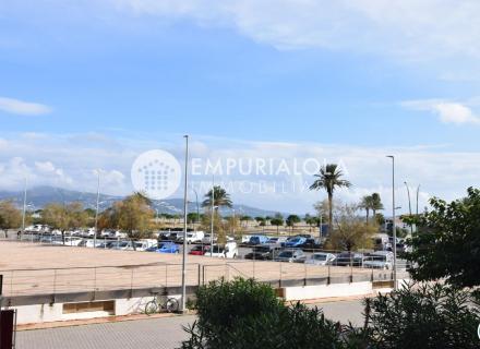 Apartamento con 2 dormitorios en primera linea de mar