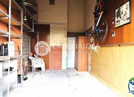 Garaje cerrado en venta en els grecs – roses.