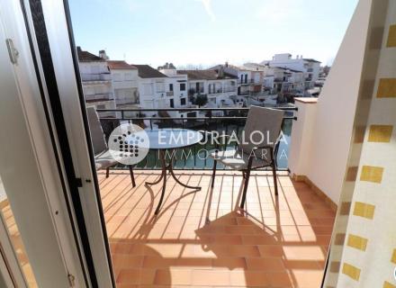 Charmant appartement à vendre à empuriabrava avec vue sur le canal
