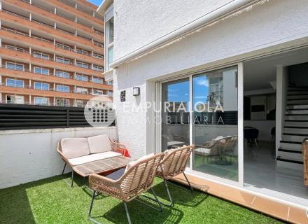 Maison avec amarre 8x3 à santa margarita – roses