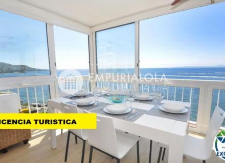 Impresionante apartamento con vistas panorámicas al mar, reformado, parking incluido. ¡debes verlo!