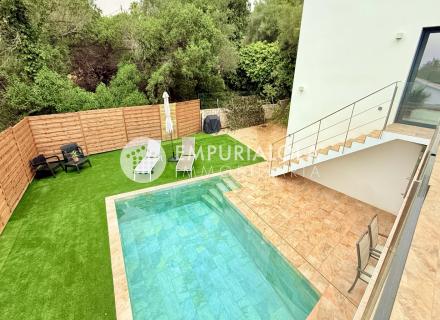 Cuando una casa deja de ser “lo que había” y se convierte en “lo que debía ser”.