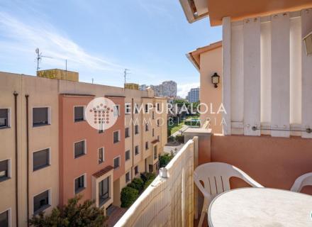 Bel appartement avec belle terrasse, et solarium avec vue sur la mer