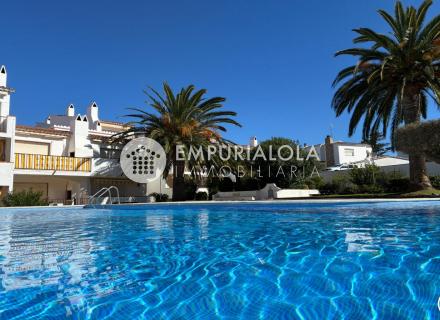 Encanto y serenidad en la residencia els jardins