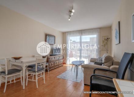 Bonito apartamento con preciosa terraza, y solárium con vistas al mar
