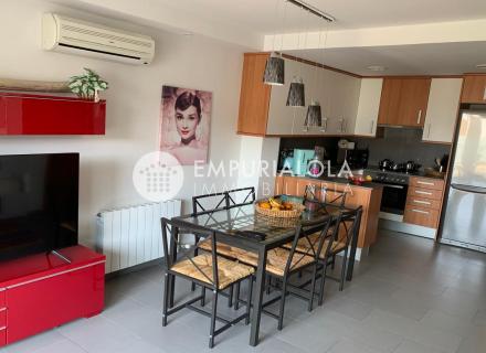 Très bel appartement dernier etage au centre de rosas