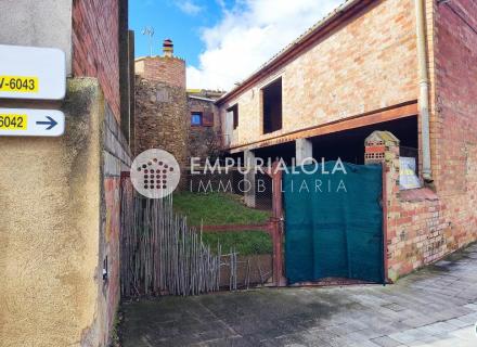 Entrepôt résidentiel urbain à vilanova de la muga.
