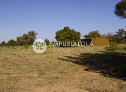 Terreno rustico de 18000 m en garriguella