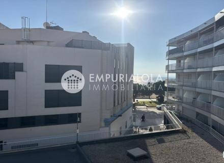Magnífico apartamento reformado con licencia turística y vistas al mar