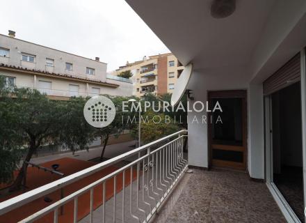 Apartamento amplio céntrico y a 250 m de la playa