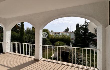 PHOTO-2025-10-06-11-57-23 7.jpg