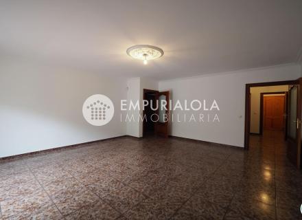 Apartamento amplio céntrico y a 250 m de la playa