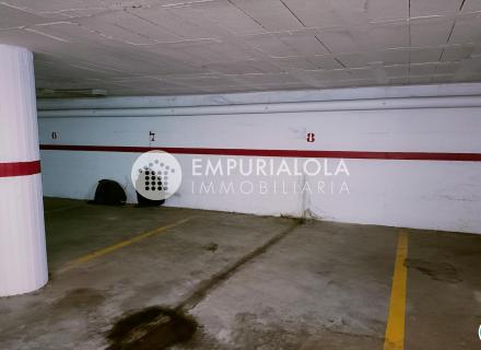 Plaza de aparcamiento en llançà