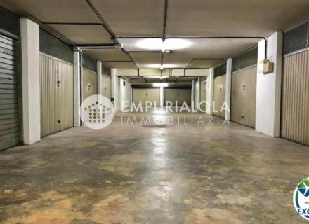 Underground garage for sale in mas mates, roses