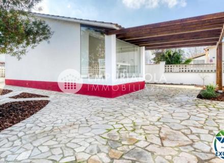 Acogedora casa totalmente reformada en la zona residencial de carlit – empuriabrava