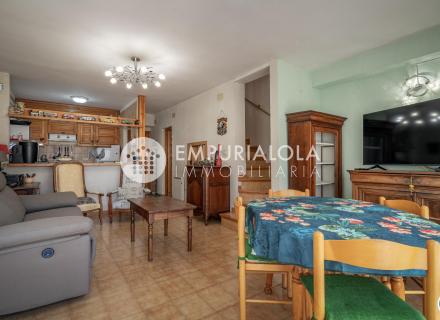 Jolie maison mitoyenne proche des commerces
