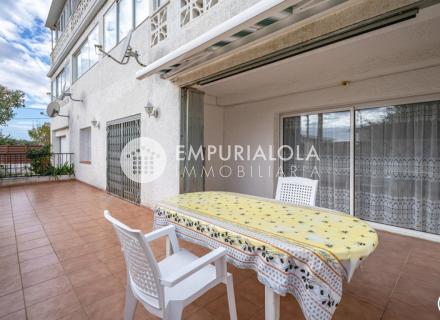 Magnifique appartement situé à roses