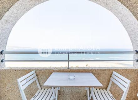Estudio en planta 17 con terraza y espectaculares vistas al mar – empuriabrava, costa brava