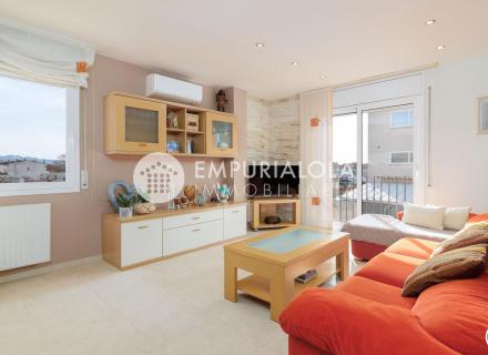 Maison avec piscine à puigmal, empuriabrava - 4 chambres, et situation idéale